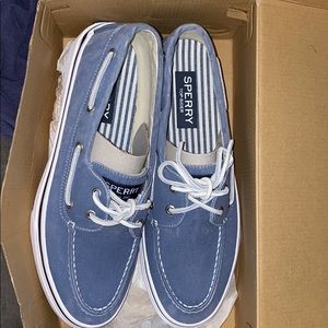 Sperry boat shoe sneaker